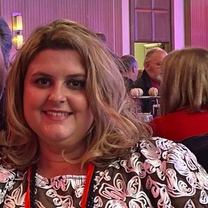 Meet your Posher, Leslie